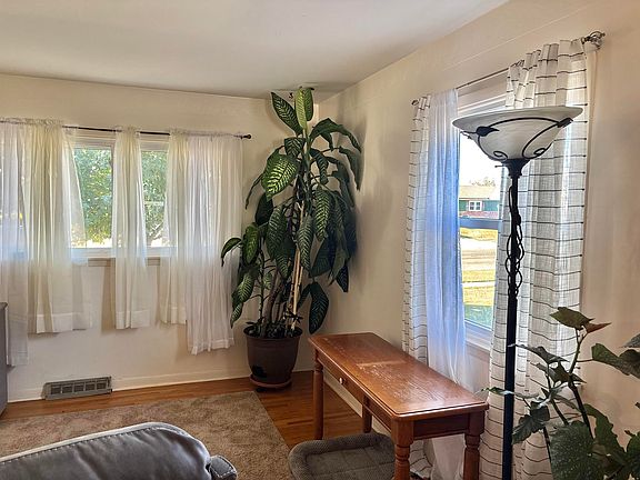 4th image of 2304 W Southgate St