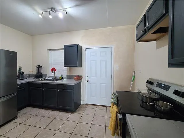 2639 N Galvez St — Photo 3