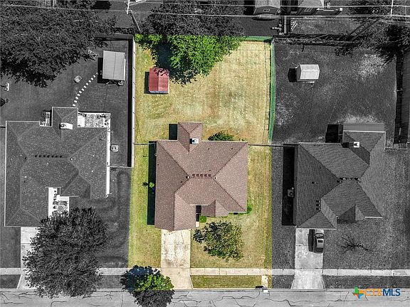 2nd image of 2005 Ledgestone Dr