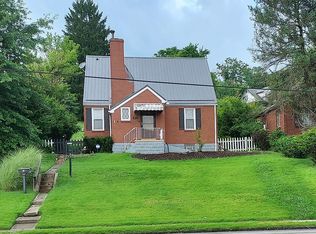 27 McKean Ave, Donora, PA 15033