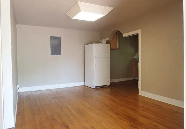 1231 Kenton St #3 — Photo 2