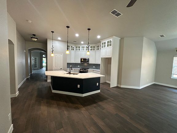 2nd image of 812 Ridge Point Dr