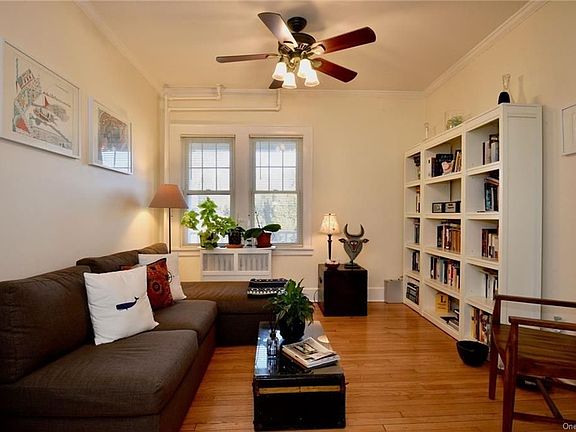 4th image of 71 Murray Ave #1