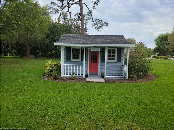 3rd image of 12 Meadowlake Dr
