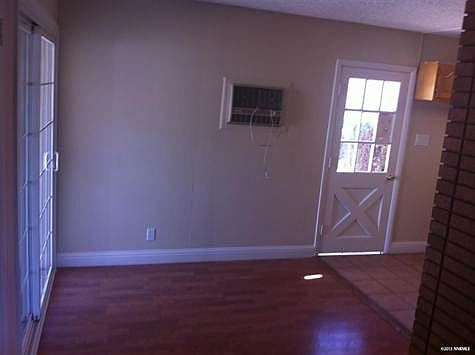 3rd image of 525 E Greenbrae Dr