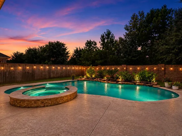 19719 Raccoon Hollow Way, Cypress, TX 77433