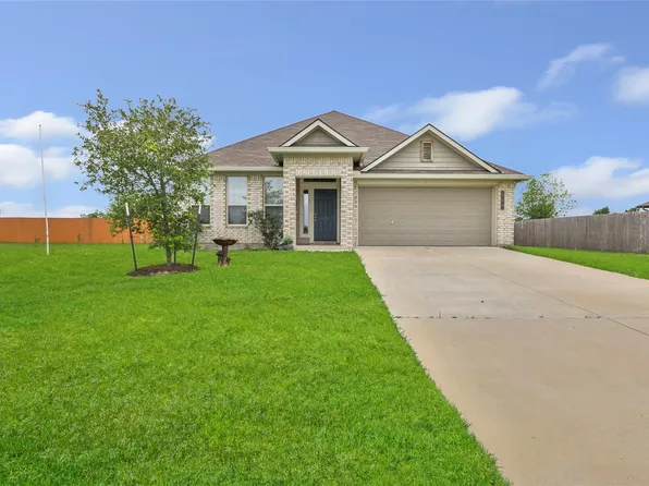 116 Meadow Lake Dr, Navasota, TX 77868
