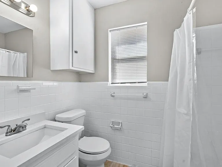 6121 Whitman Ave — Photo 16