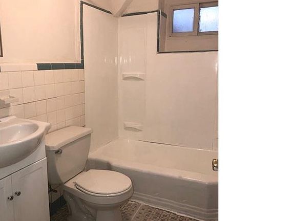 4th image of 1768 N Peach St