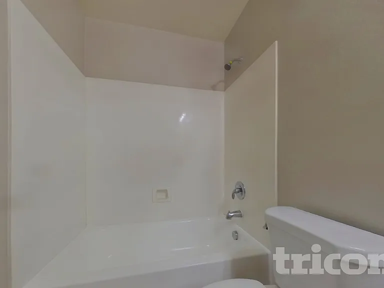 2215 S 83rd Ln — Photo 15