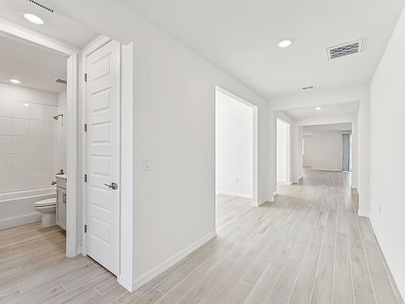 Hallway of Oakhurst