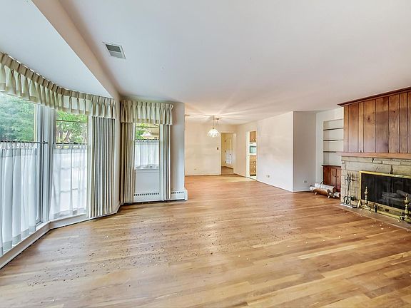 2nd image of 801 S Dunton Ave