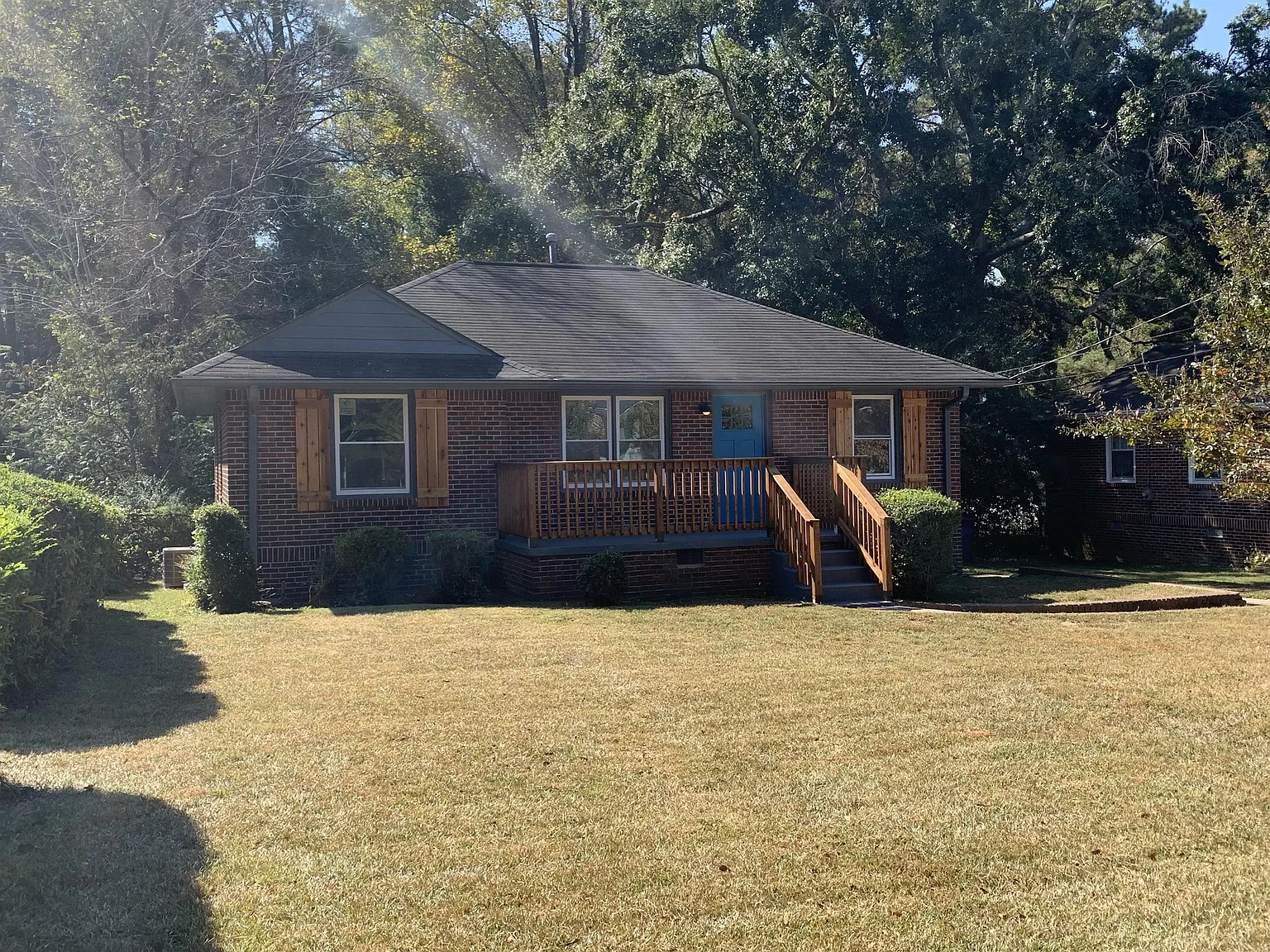 381 Sargent Drive SE - 1 — Photo 2
