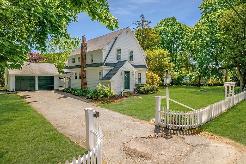 17 Rockland St, Dartmouth, MA 02748 Zillow