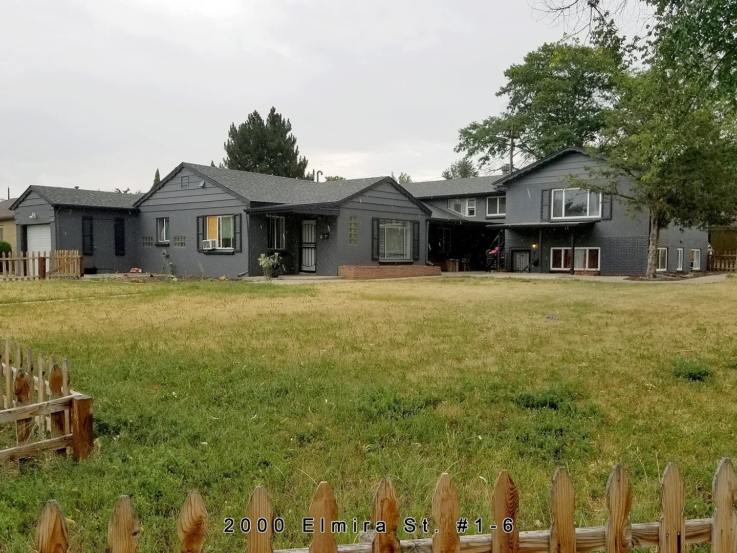 * Great location off Montview and Elmira, close to shopping, parks and restaurants — Photo 3
