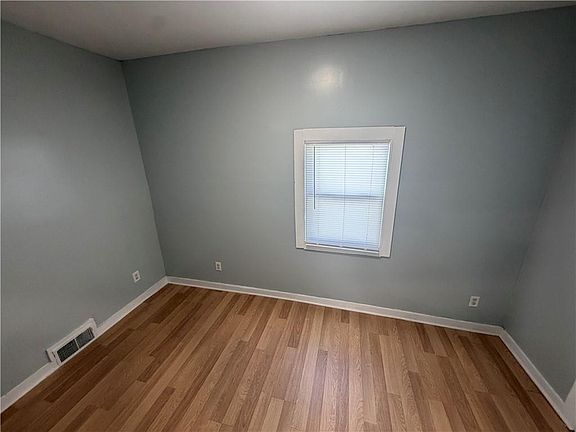 4th image of 815 S 21st St