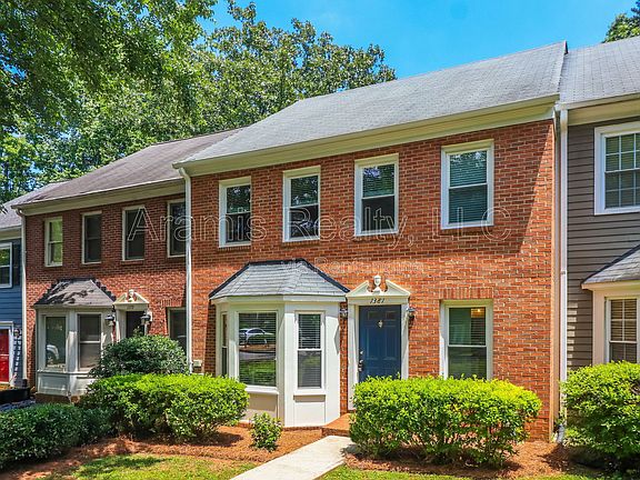 2nd image of 1381 Old Virginia Ct SE