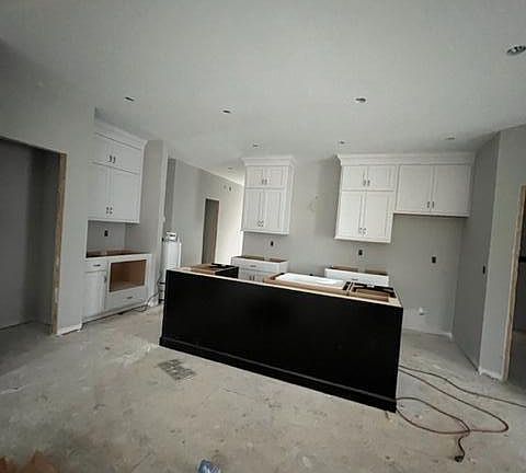2nd image of 661 Shaker Dr