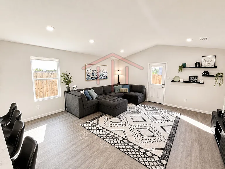 145 Bluebonnet Way — Photo 5