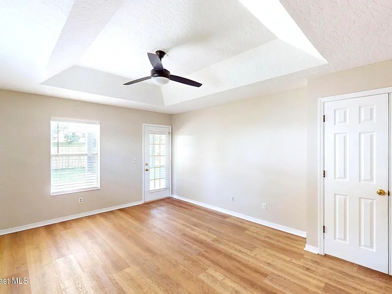 3620 Whisperwood Cir — Photo 7