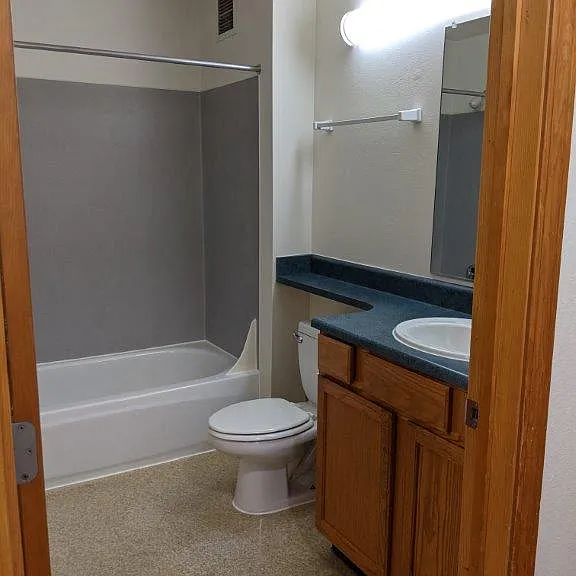 1641 Bellevue Ave — Photo 10