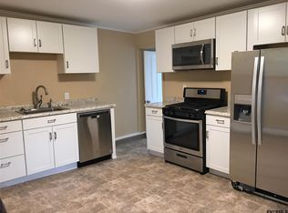 54 Van Dam St, Saratoga Springs, NY 12866