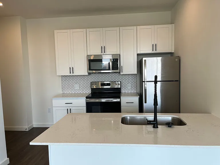 103 E 3rd St. - The Hayden — Photo 9