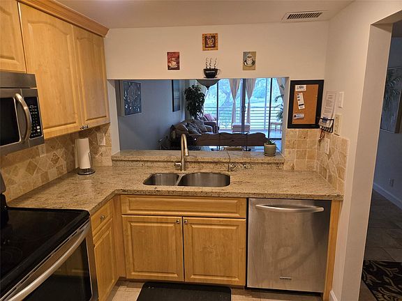 5th image of 9531 Seagrape Drive #205