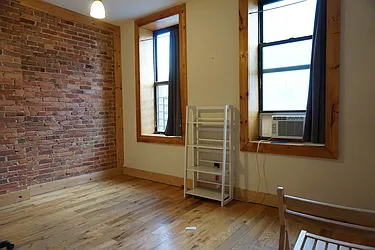 Rented by Rennit Inc.