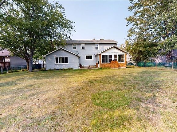 3rd image of 86 Colonial Dr