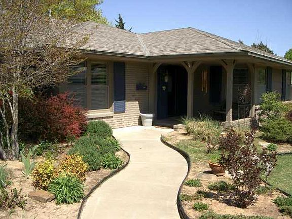 4th image of 1241 N Glenbrook Dr