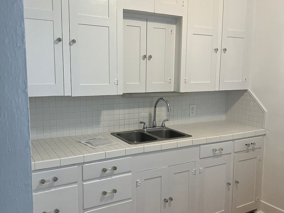 2nd image of 501 E Garden Ave #8