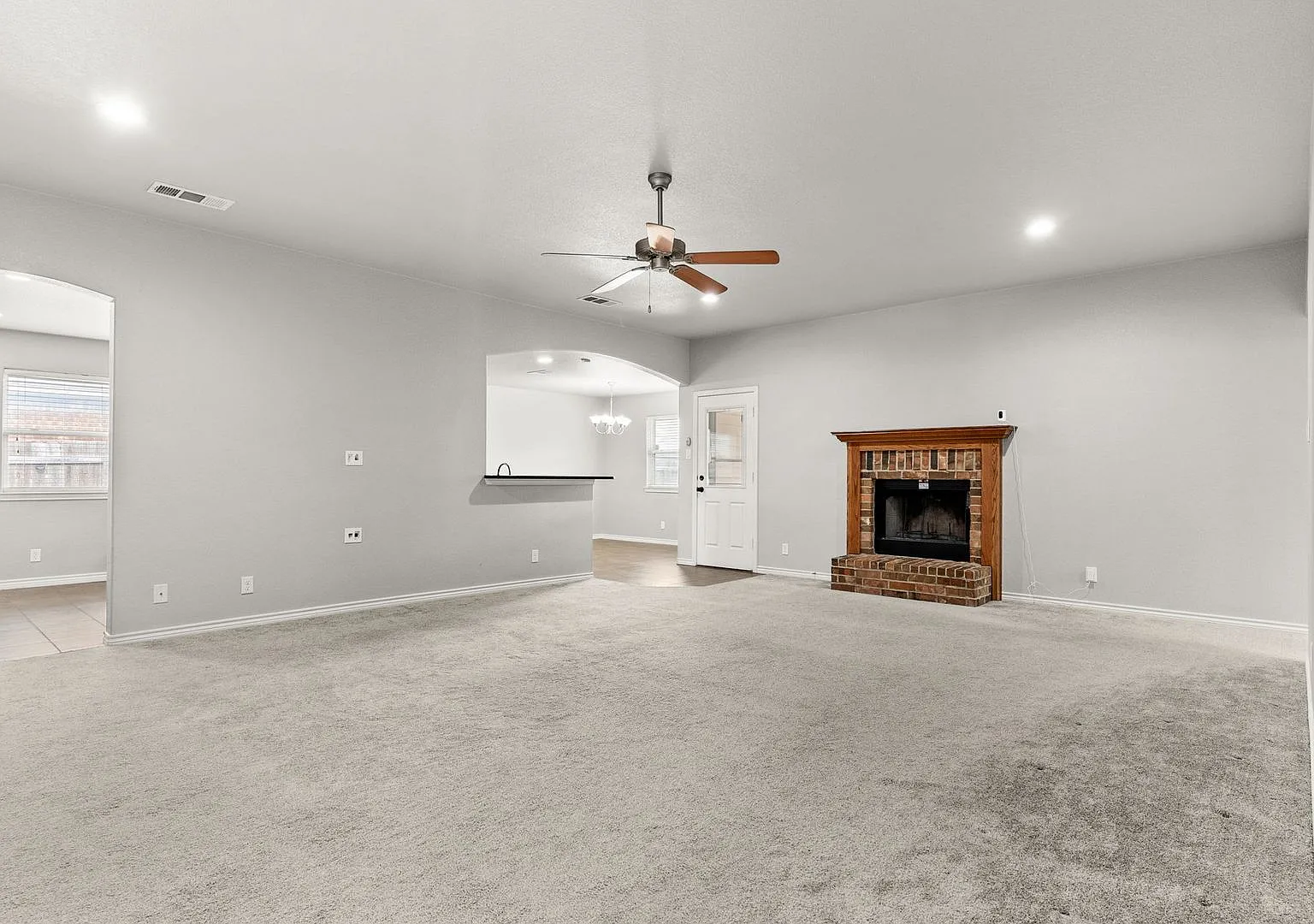 2908 Montague County Dr — Photo 4