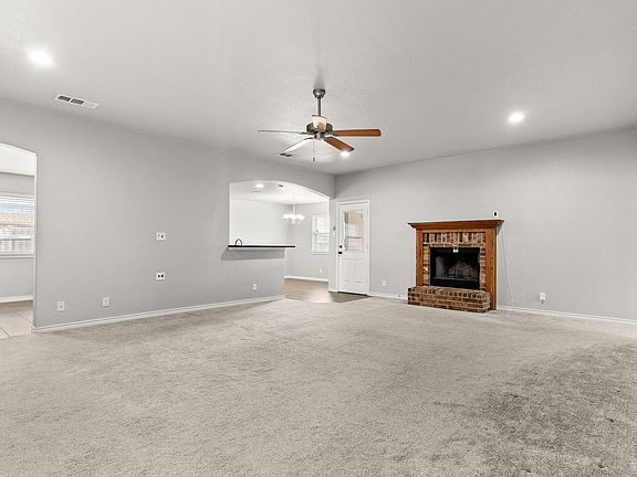 4th image of 2908 Montague County Dr