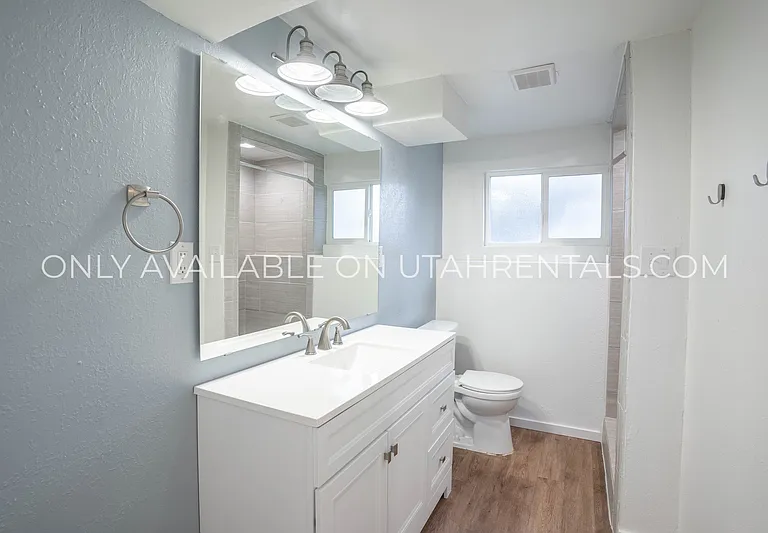 893 N 500 E — Photo 16