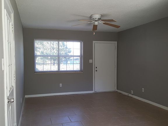 5th image of 911 Artesian Ave