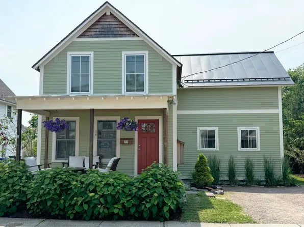 19 Crowley Street, Burlington, VT 05401