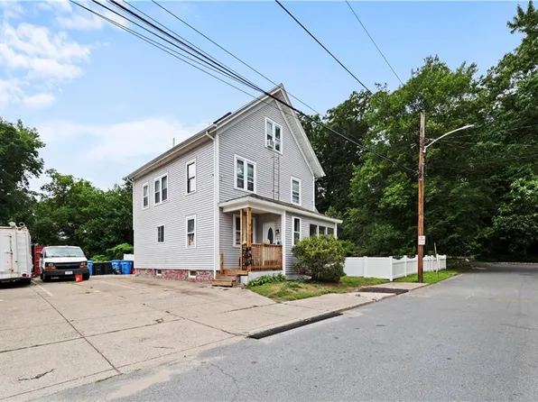 14 Arnold Ave, Lincoln, RI 02865