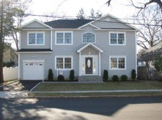 278 Connecticut Ave, Massapequa Park, NY 11762