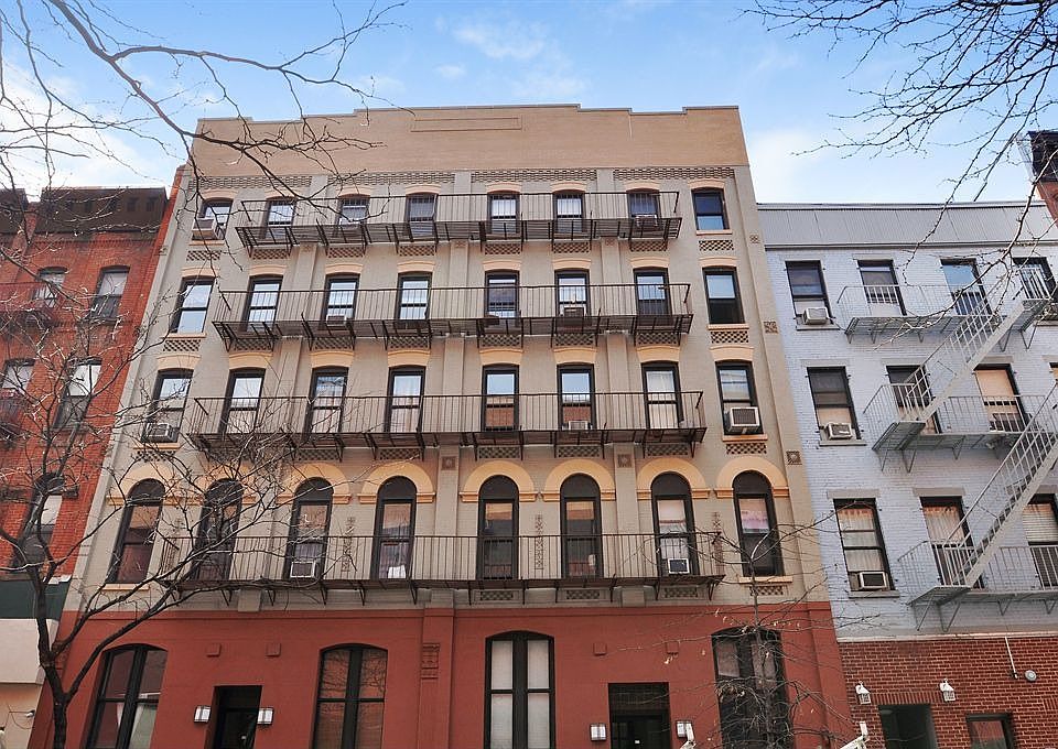 1st image of 522 W 50th St APT D1