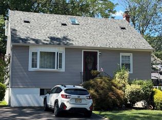 734 E Clark Ave, Ridgefield, NJ 07657