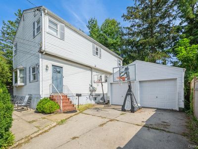 327 Livingston Place, Cedarhurst, NY, 11516