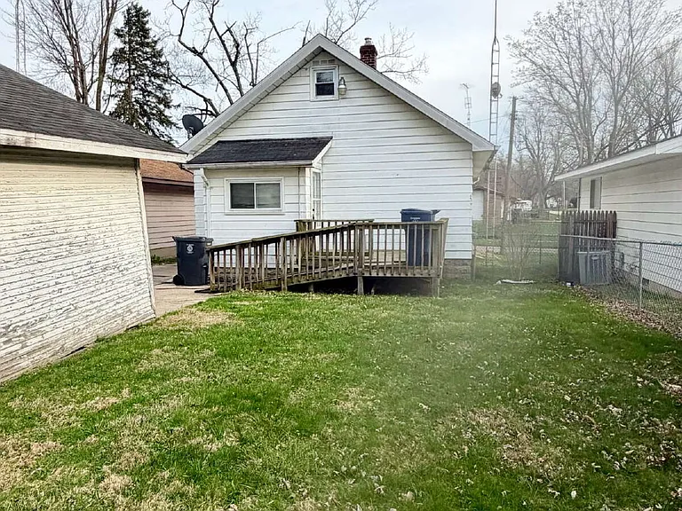 2605 Woodrow Ave — Photo 20