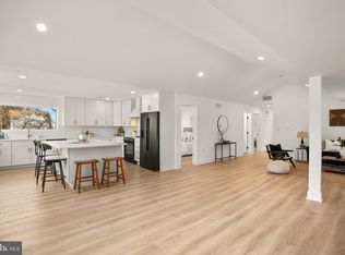 476 Maple Leaf Dr, Edgewater, MD 21037