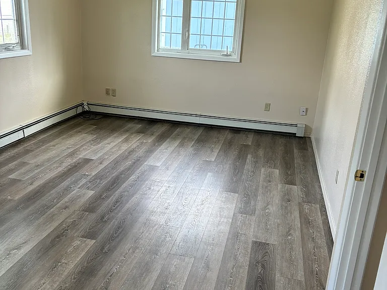 147 E 8th Ave — Photo 8