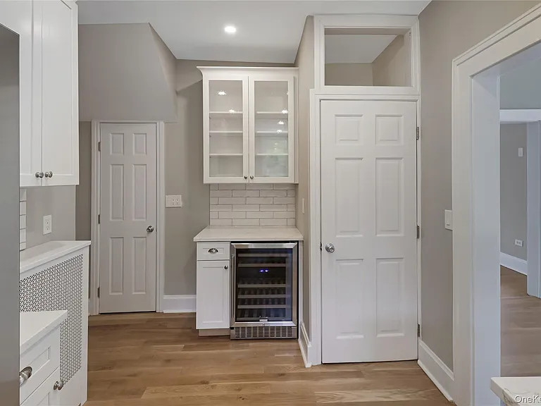 52 Sickles Ave — Photo 4
