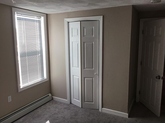 5th image of 747 Roosevelt Ave Floor 1