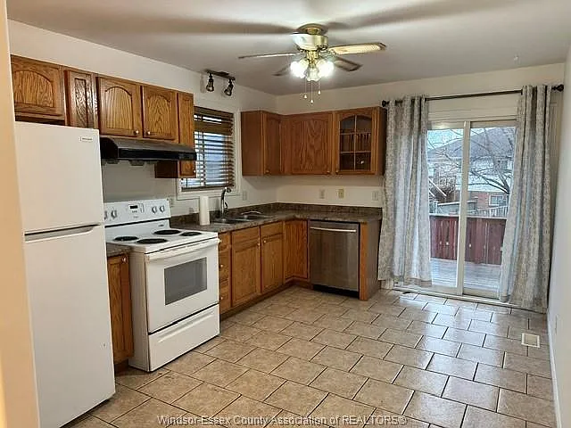 Building Photo - 4564 Fontana Ave
