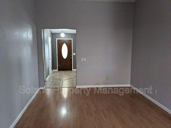 3rd image of 908 Labrador Way