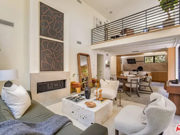 919 1/2 Hilldale Ave, West Hollywood, CA 90069